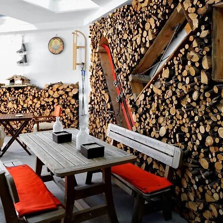 Montana Hotel 3*